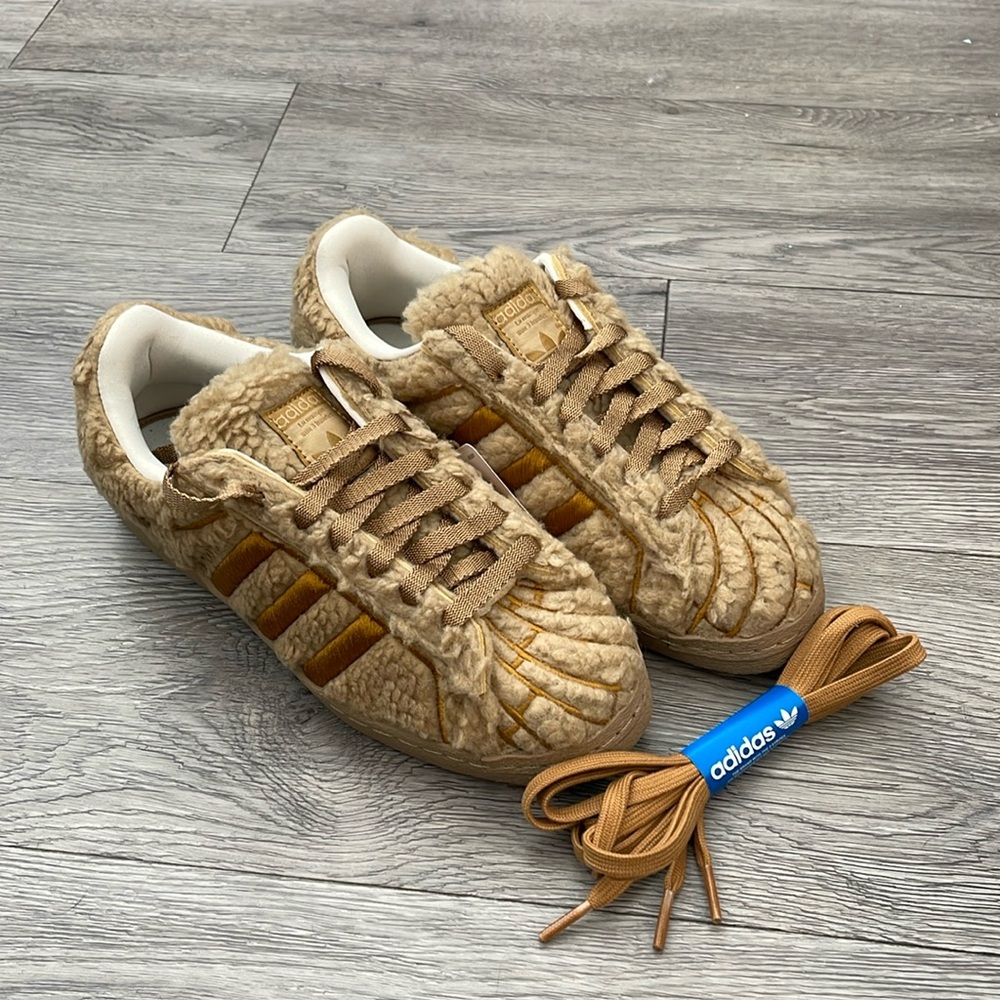 Adidas Superstar Concha’s “Chocolate Brown” size 6.5M